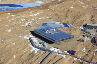 Illustration for article titled A Rare Glimpse Inside the Research Stations at the End of the World